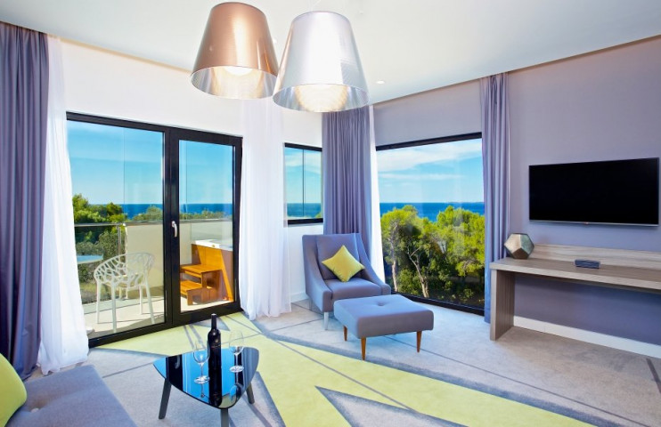 Zweiraum Suite mit Balkon