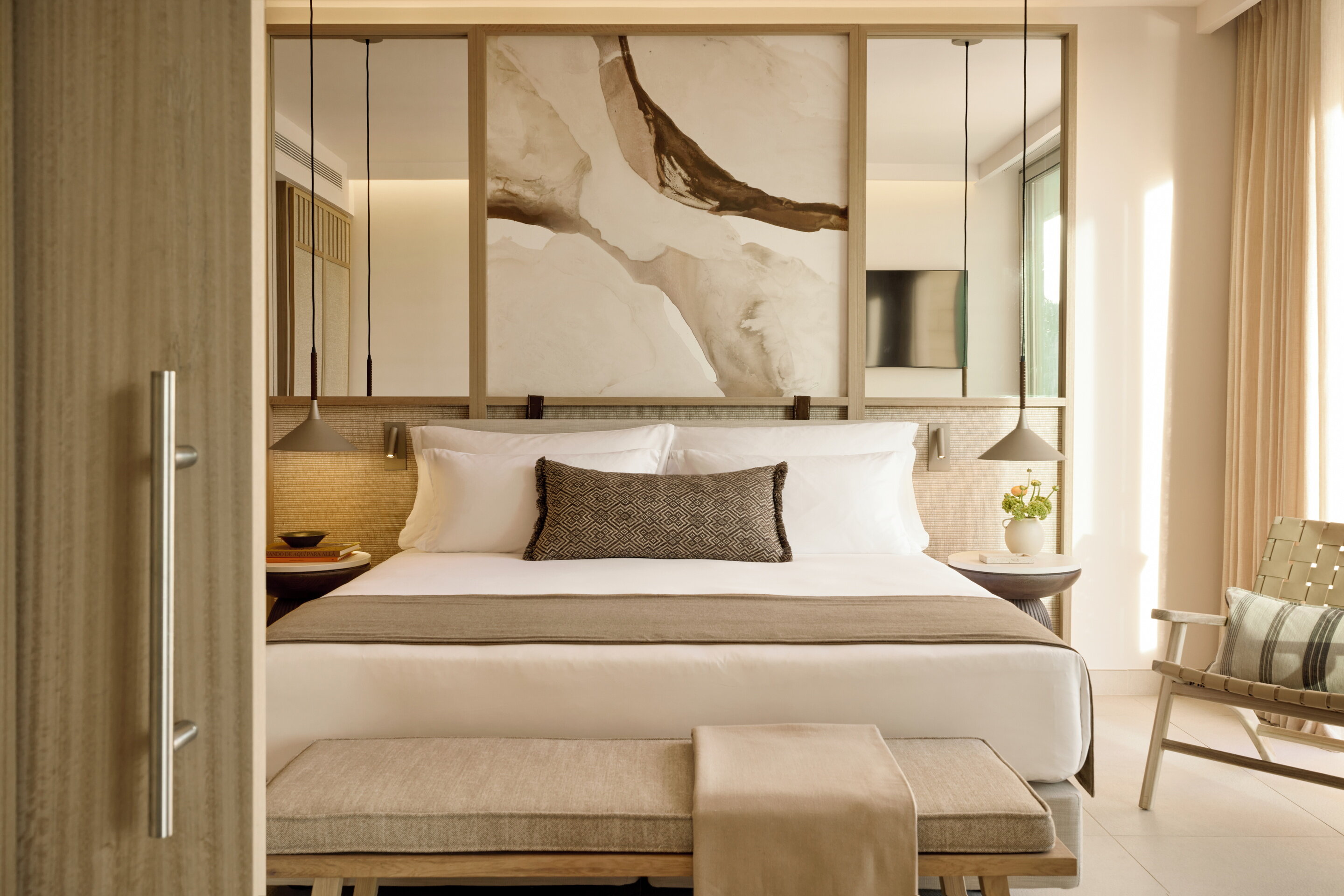 Deluxe One Bedroom Suite