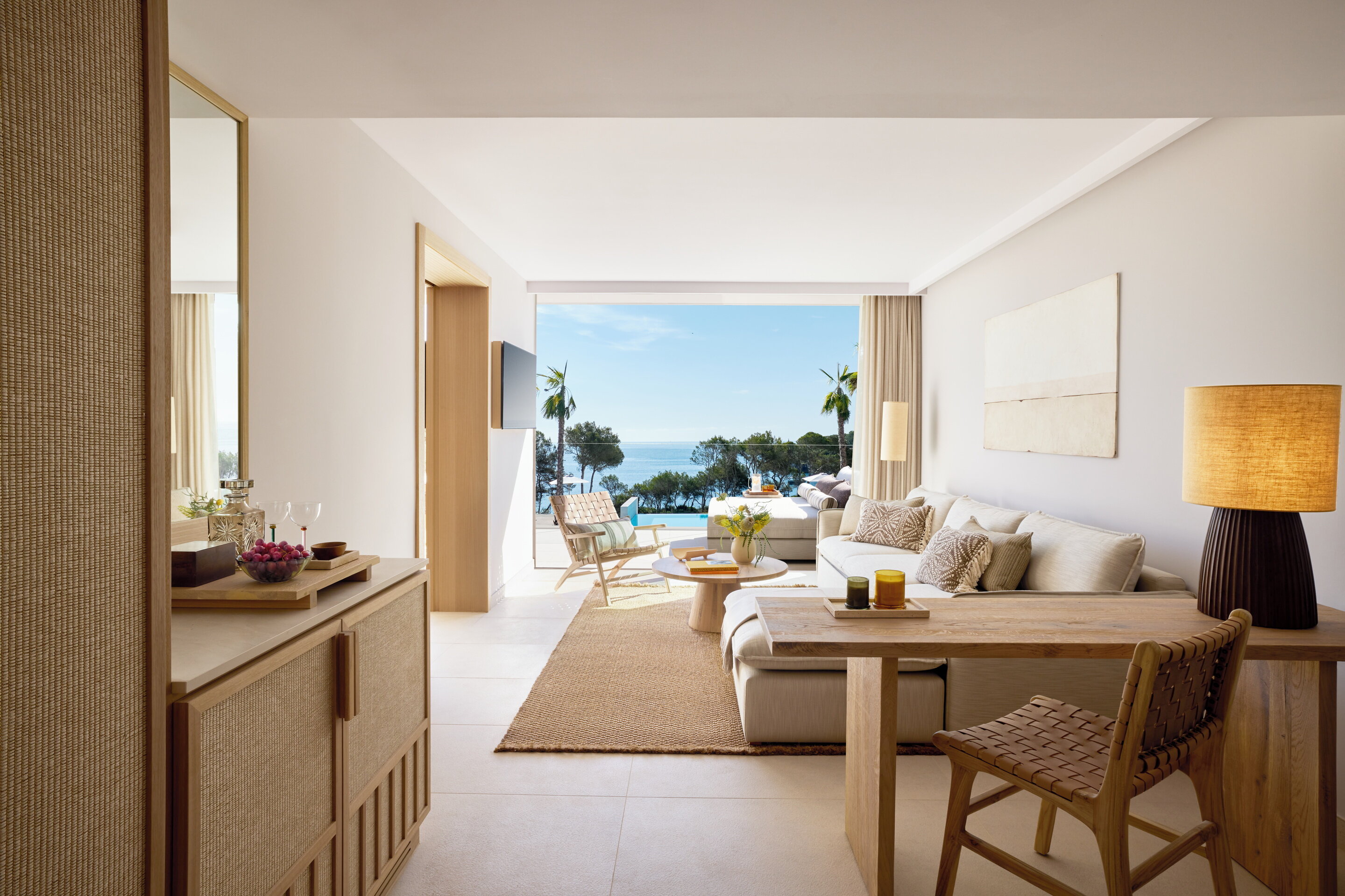 Deluxe One Bedroom Suite