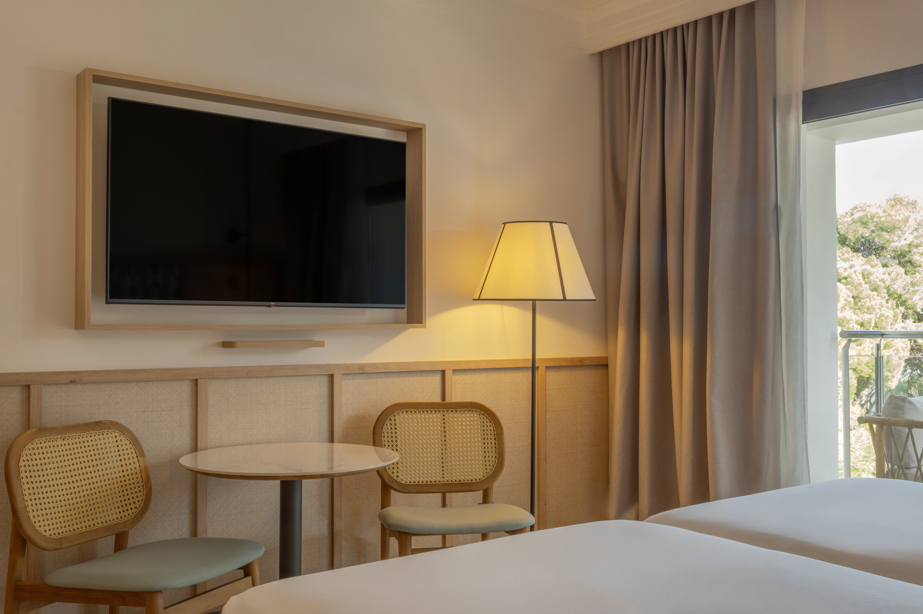 Deluxe Twin Beds