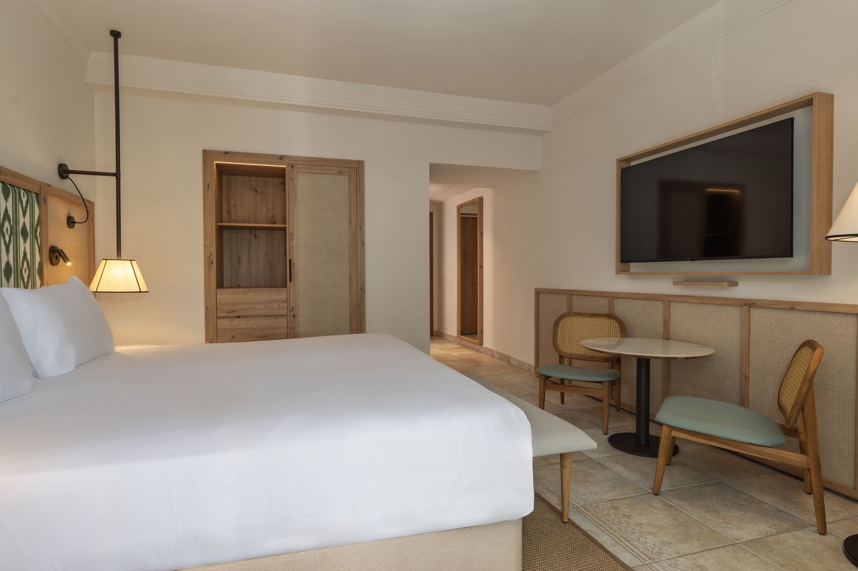 Deluxe King Bed