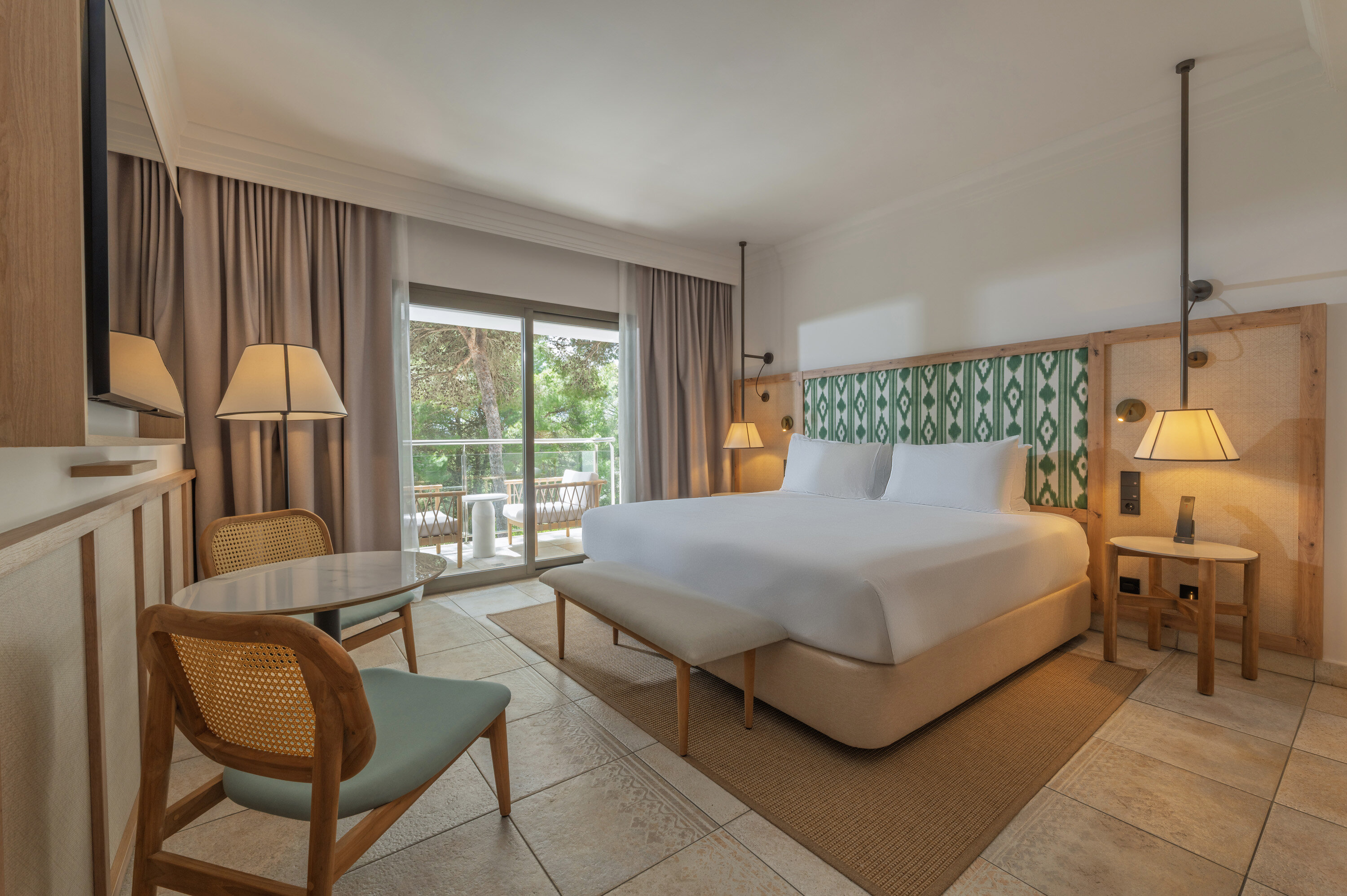 Deluxe King Bed