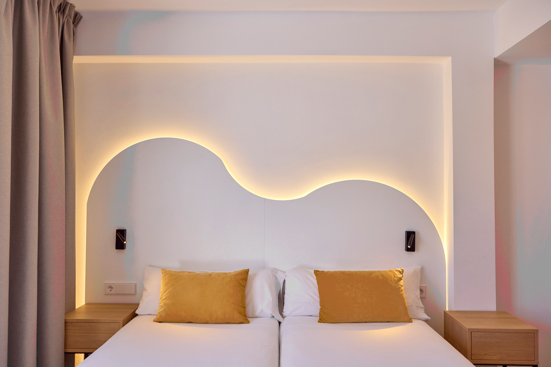 Doppelzimmer Schwimmbadseite