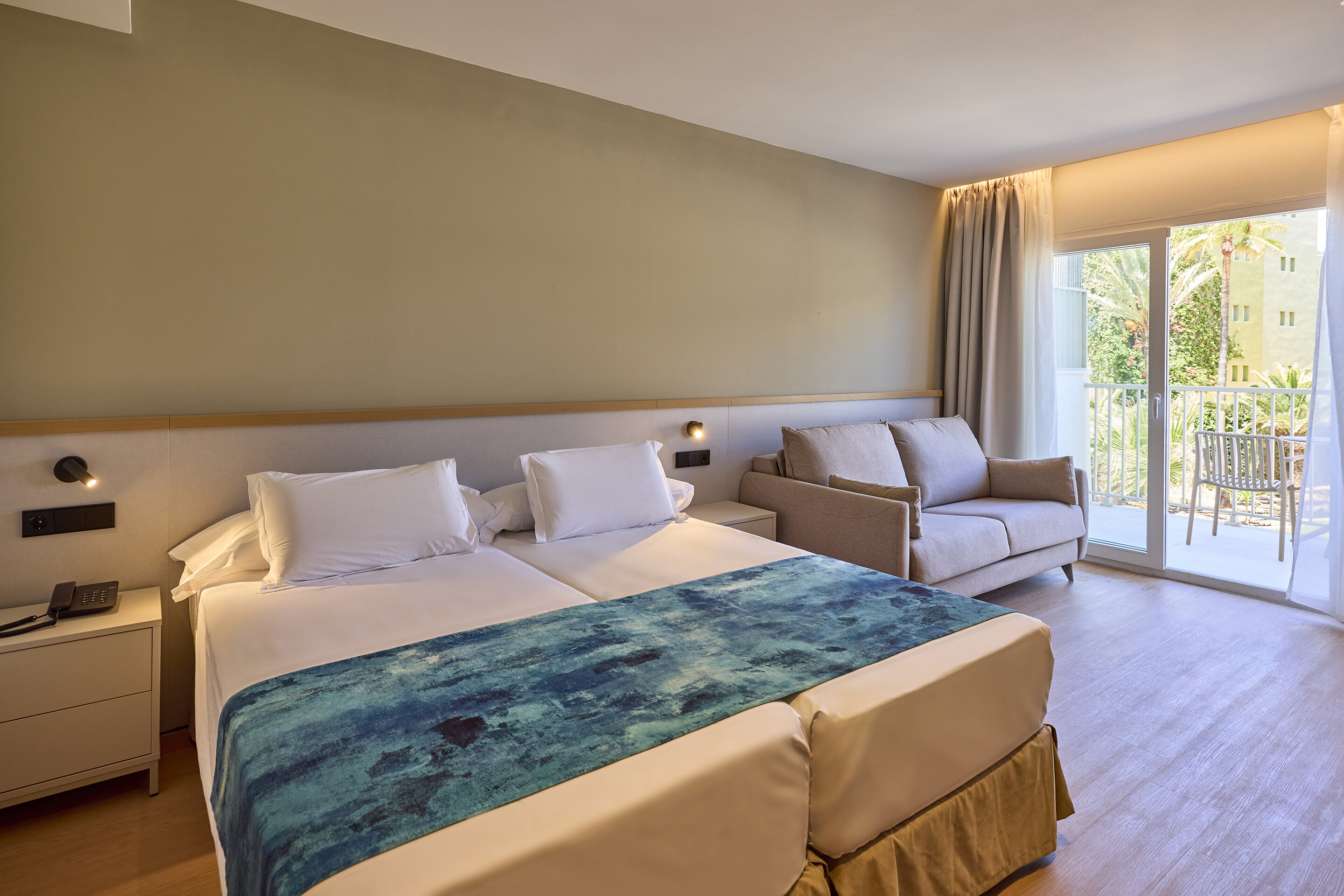 Familienzimmer seitl. Meersicht