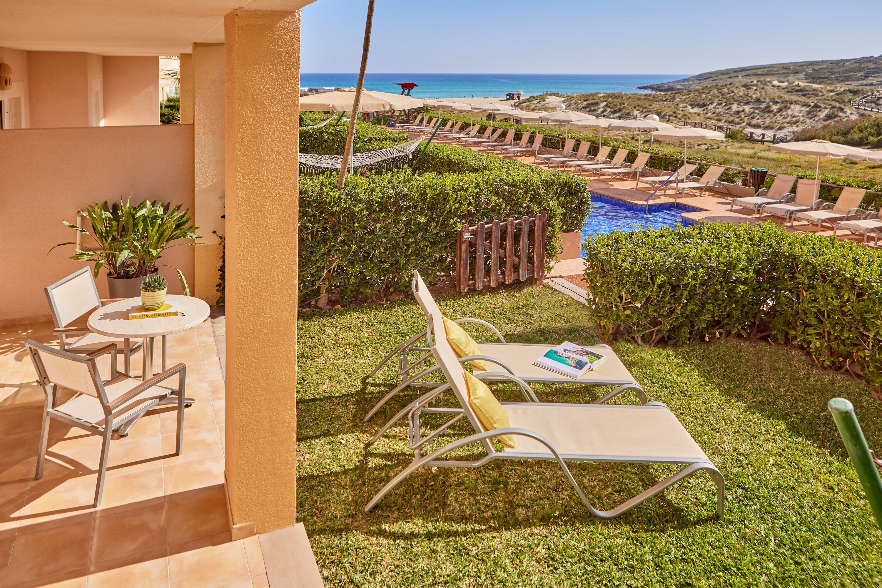 One Bedroom Suite Swim Up