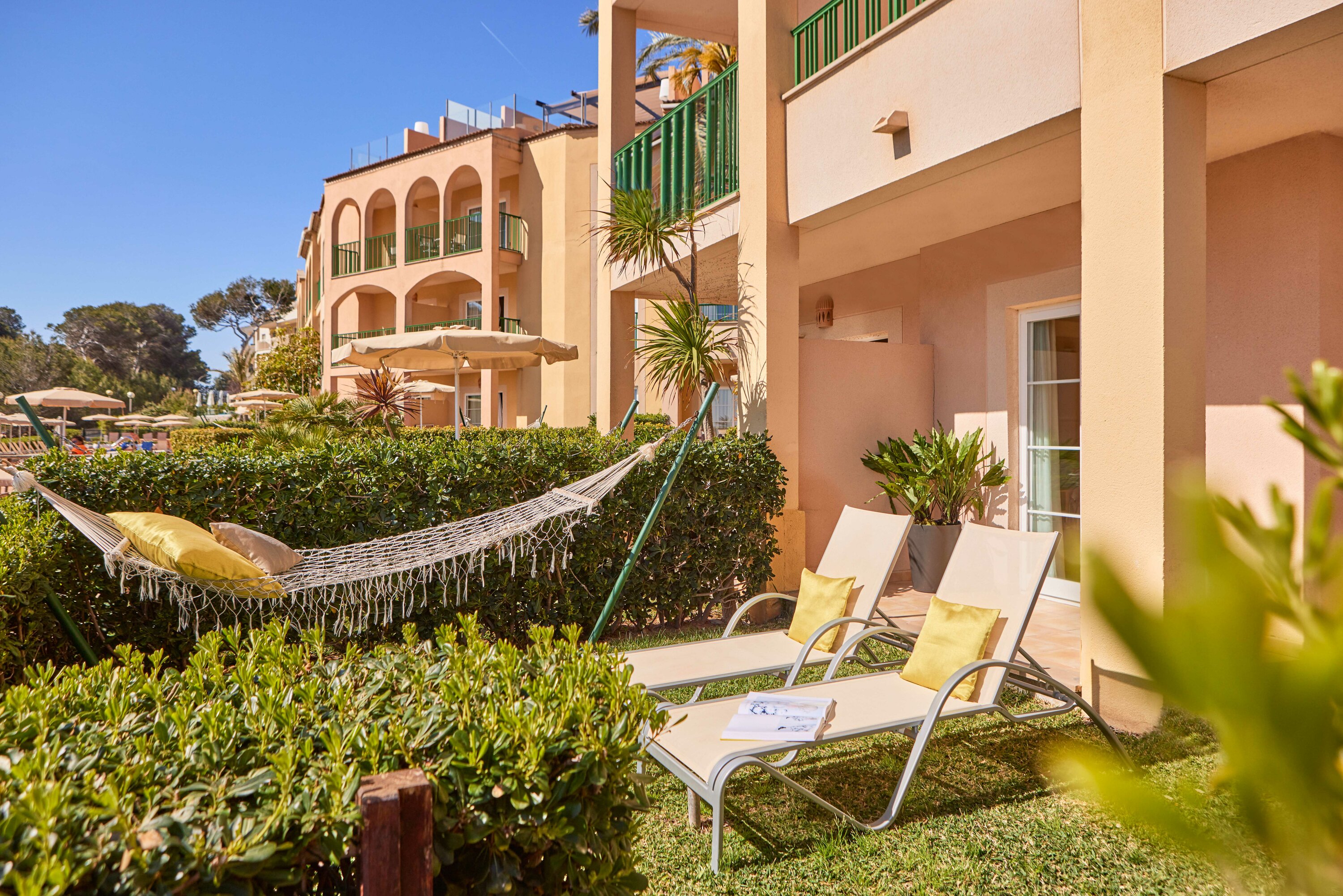 One Bedroom Suite Swim Up