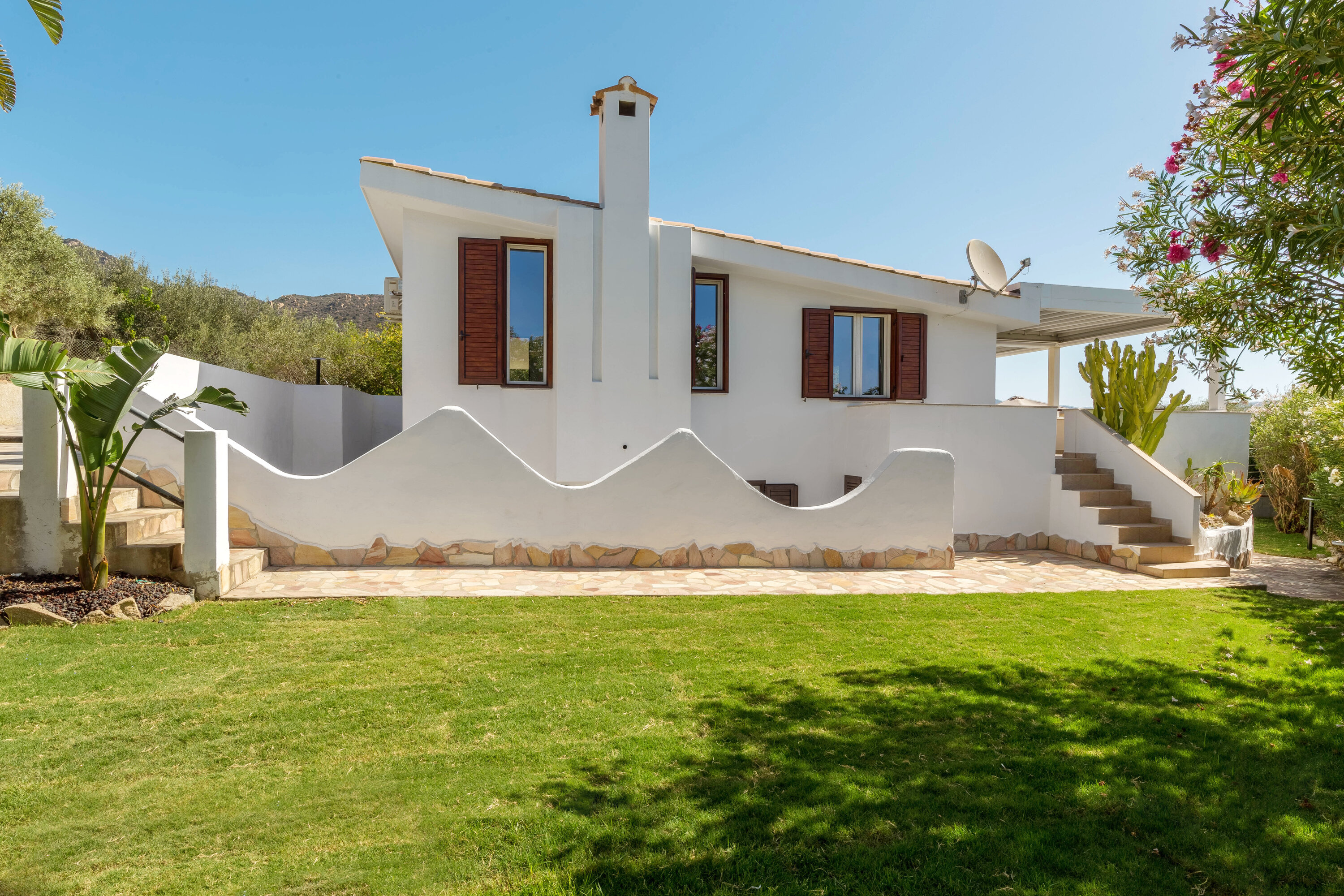 Angelina mit Privatpool